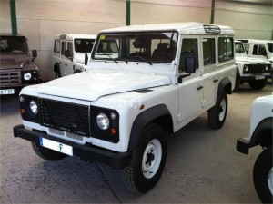 land_rover_defender_99014003211365826